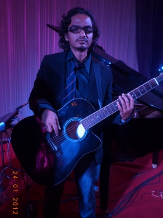 male guitar players bengaluru